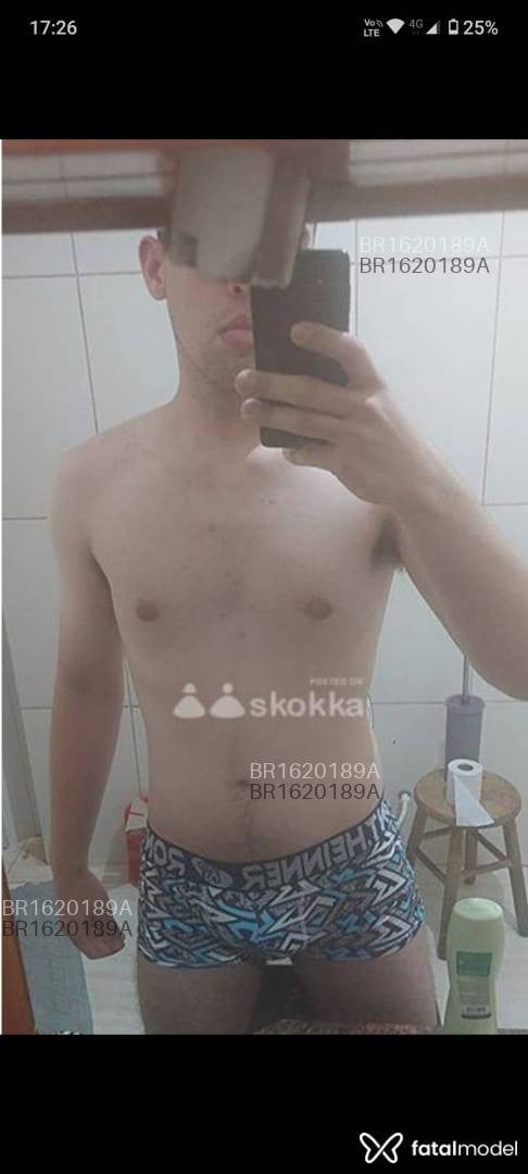Acompanhante homem com cabelo castanho de olhos verdes em Farroupilha Acompanhante homem com cabelo castanho de olhos verdes em Farroupilha - Fabio