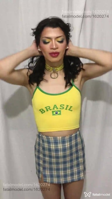 Acompanhante mulher trans morena (o) de olhos castanhos em Cascavel Acompanhante mulher trans morena (o) de olhos castanhos em Cascavel - Paola