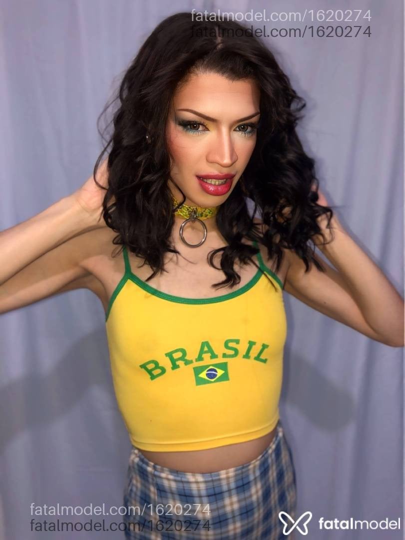 Acompanhante mulher trans morena (o) de olhos castanhos em Cascavel - Paola