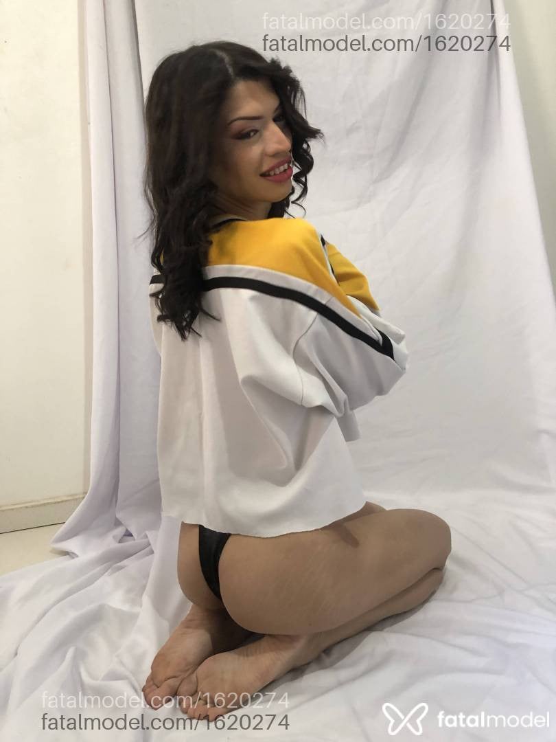 Acompanhante mulher trans morena (o) de olhos castanhos em Cascavel - Paola