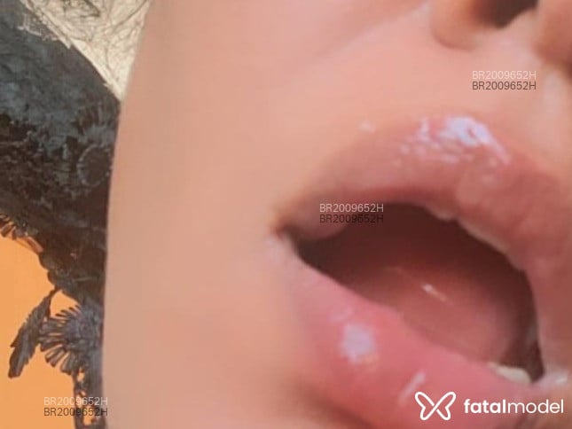 Acompanhante mulher morena (o) de olhos castanhos em Virtual - Lilian