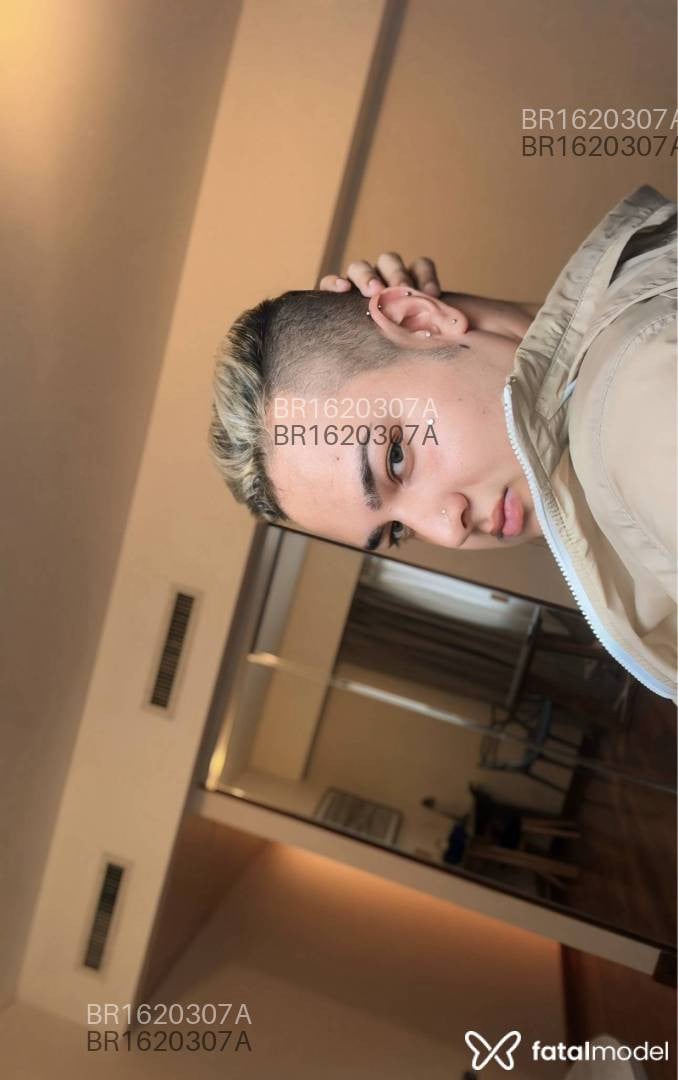 Acompanhante homem com cabelo castanho de olhos castanhos em São Paulo - Guilherme