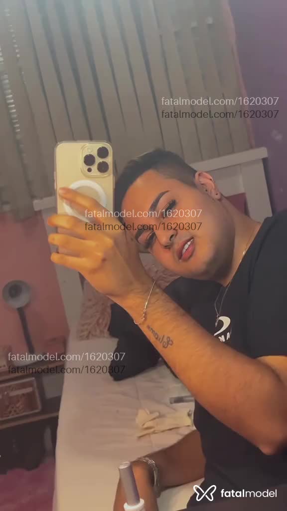 Acompanhante homem com cabelo castanho de olhos castanhos em São Paulo - Guilherme