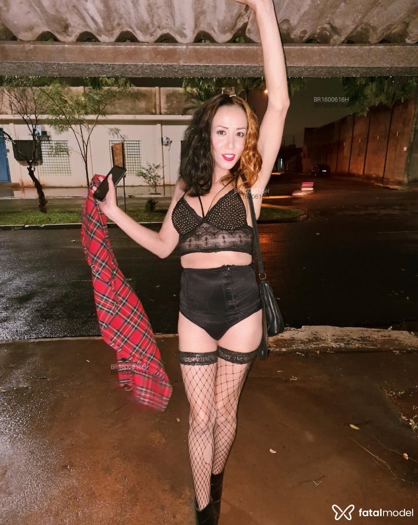 Acompanhante travesti com cabelo castanho de olhos castanhos em Araçatuba - MAVIS