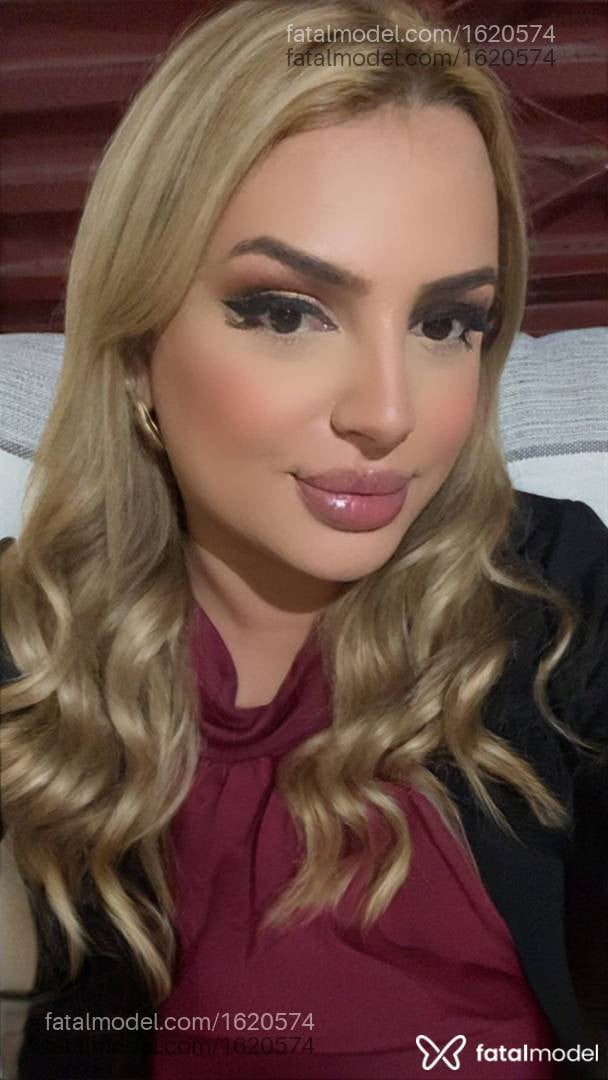Acompanhante mulher trans loira (o) de olhos castanhos em Frutal - Marianne Salimeni