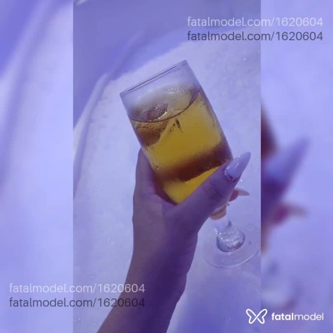 Acompanhante mulher loira (o) de olhos mel em Paranavaí - Isabele Campos