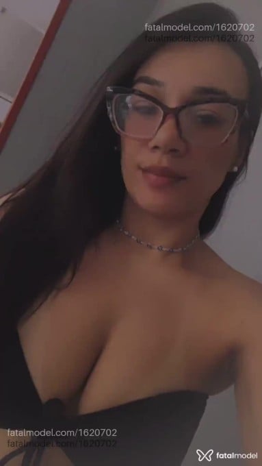 Acompanhante mulher morena (o) de olhos pretos em Casca Acompanhante mulher morena (o) de olhos pretos em Casca - Princesinhaaaa