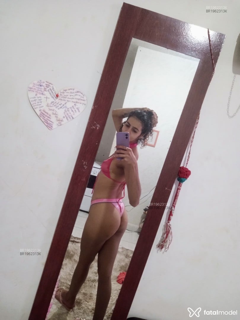 Acompanhante mulher morena (o) de olhos mel em Uberlândia - Laryssa