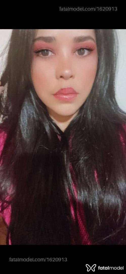 Acompanhante mulher morena (o) de olhos pretos - Kaka