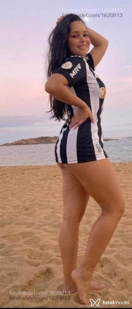 Acompanhante mulher morena (o) de olhos pretos - Kaka