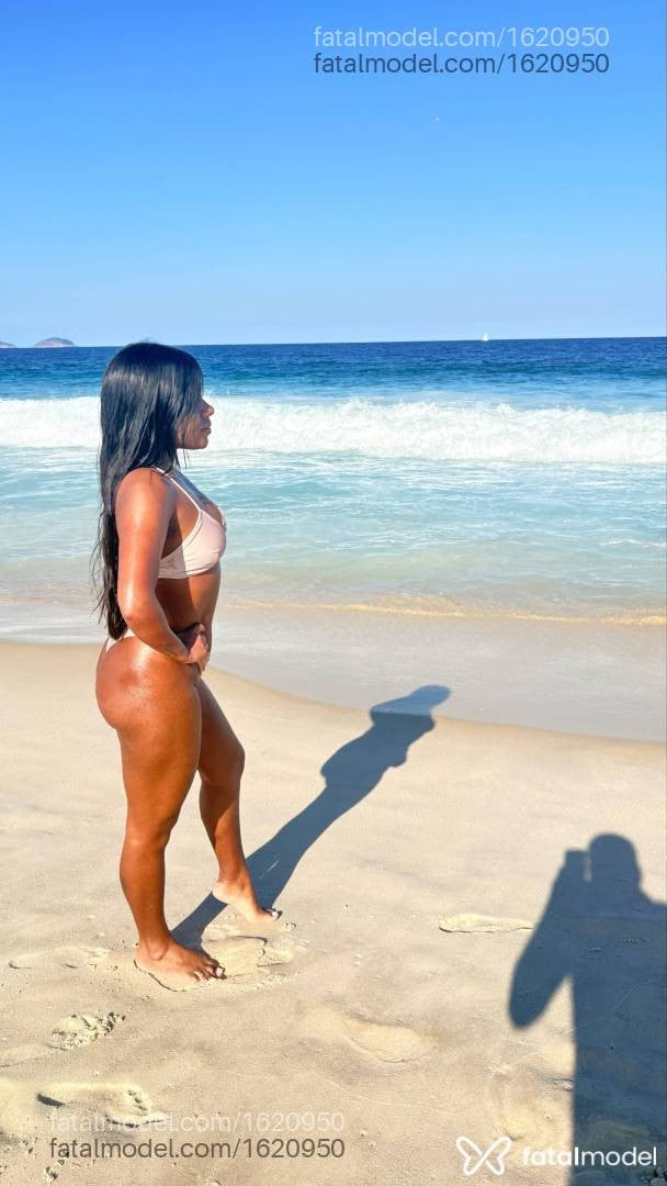 Acompanhante mulher morena (o) de olhos castanhos - Karol lima