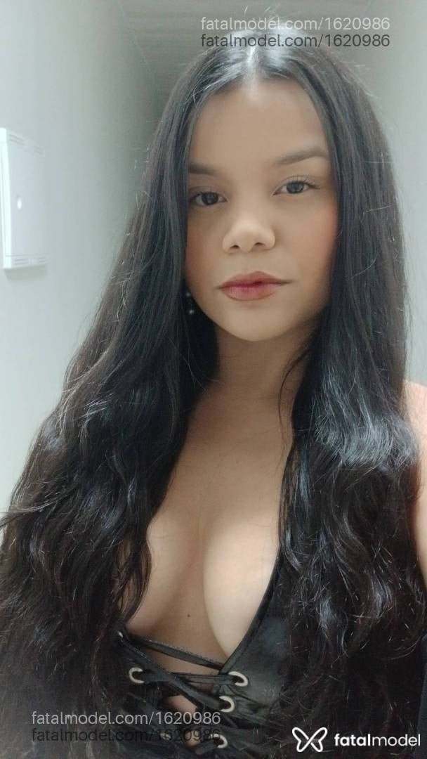 Acompanhante mulher morena (o) de olhos castanhos - Pillar