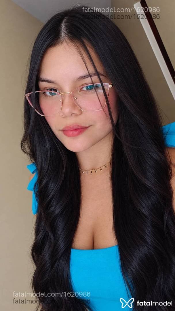Acompanhante mulher morena (o) de olhos castanhos - Pillar