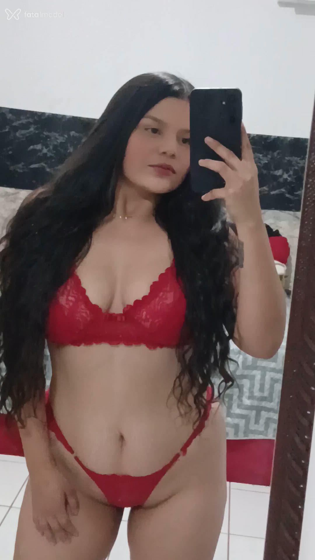 Acompanhante mulher morena (o) de olhos castanhos - Pillar