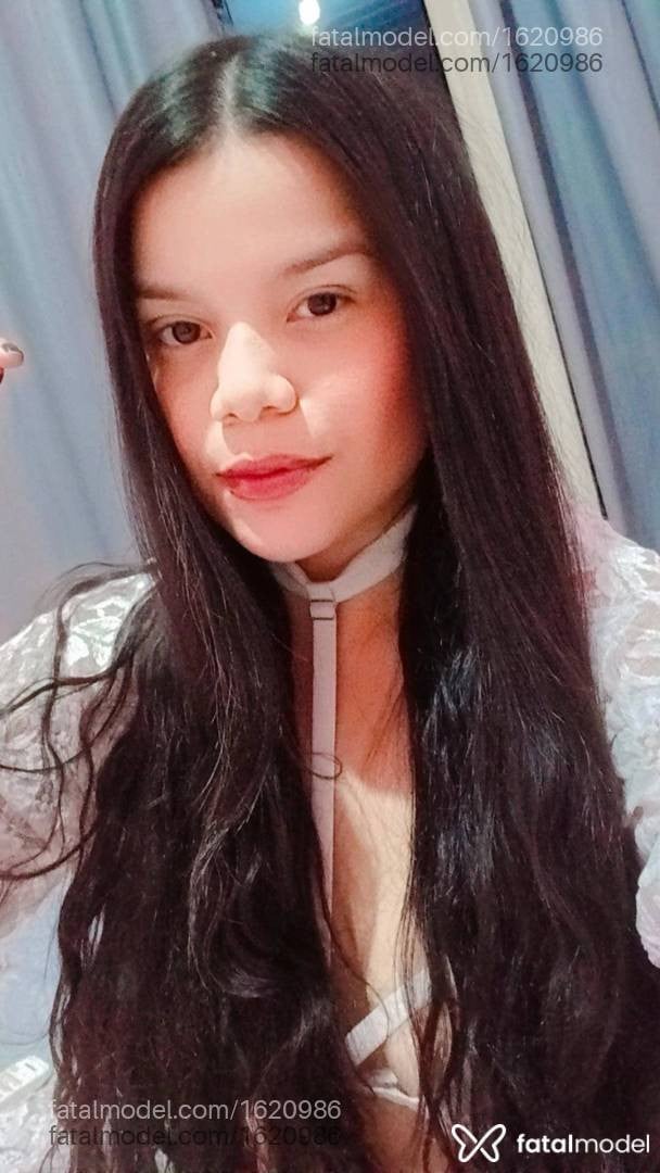 Acompanhante mulher morena (o) de olhos castanhos - Pillar