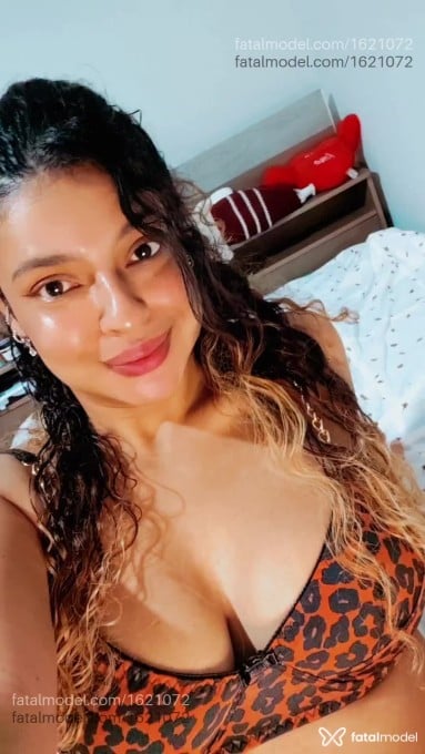Acompanhante mulher morena (o) de olhos cinza em Virtual Acompanhante mulher morena (o) de olhos cinza em Virtual - Verônica Sanchez