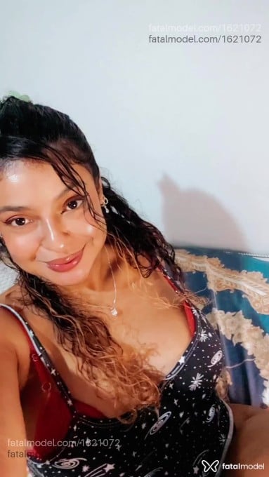 Acompanhante mulher morena (o) de olhos cinza em Virtual Acompanhante mulher morena (o) de olhos cinza em Virtual - Verônica Sanchez
