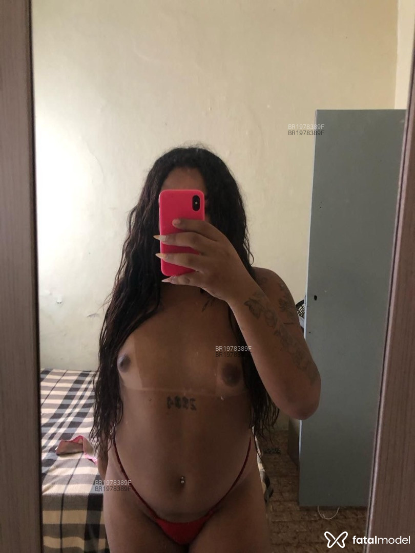 Acompanhante mulher trans morena (o) de olhos castanhos em João Pessoa - Indiaportiguar
