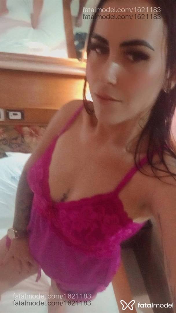 Acompanhante mulher morena (o) de olhos castanhos - Larissa