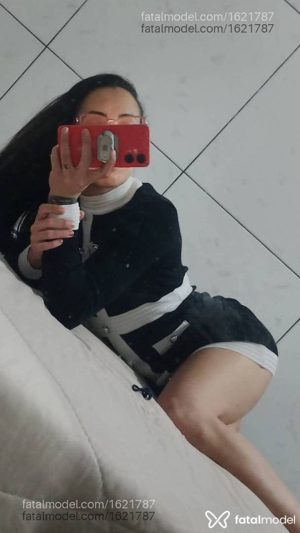 Acompanhante mulher com cabelo castanho de olhos castanhos - CandyJapa