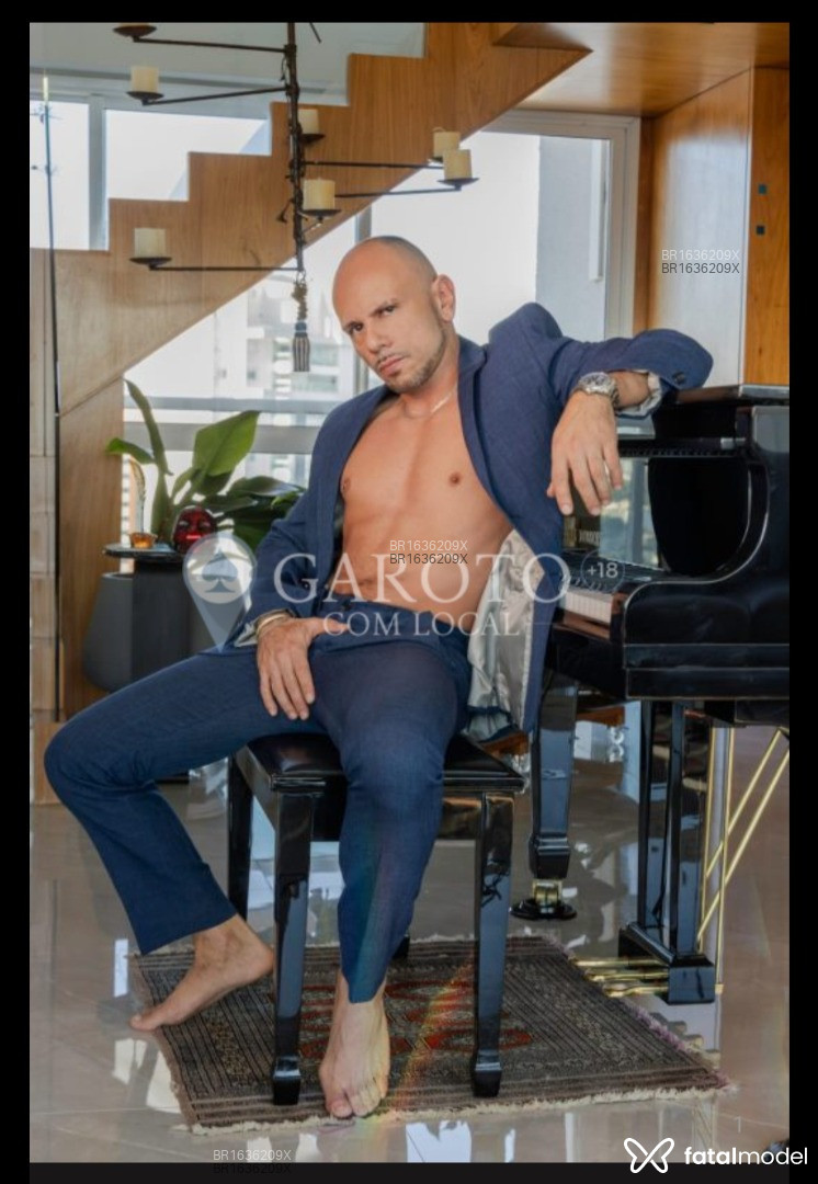 Acompanhante homem com cabelo castanho de olhos castanhos em São Paulo Acompanhante homem com cabelo castanho de olhos castanhos em São Paulo - João Carlos