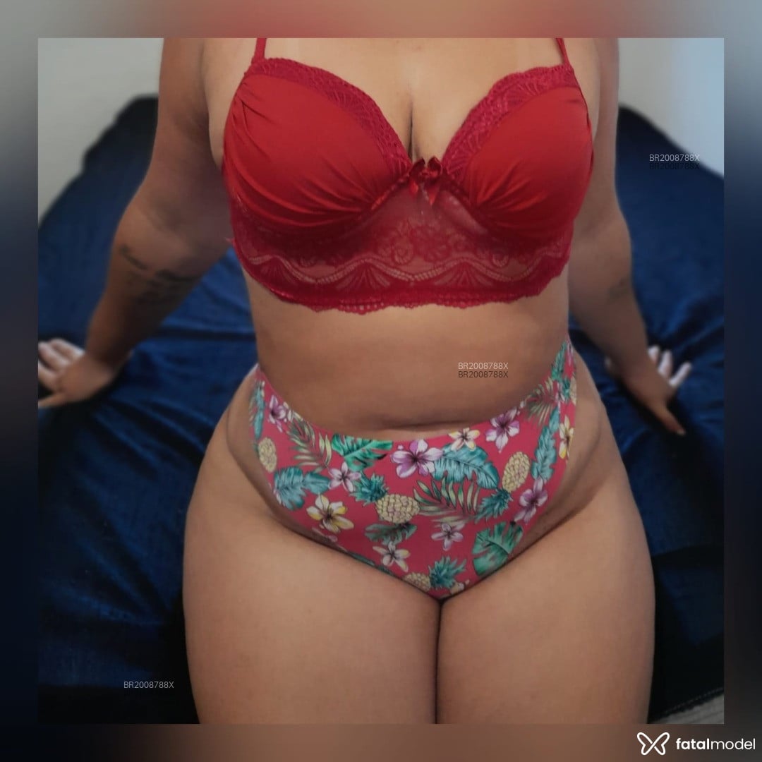 Acompanhante mulher loira (o) de olhos castanhos em Virtual - Thais Gomes