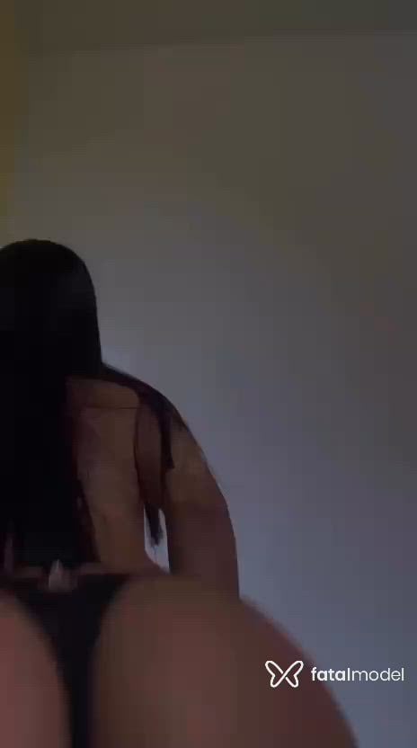 Acompanhante mulher morena (o) de olhos castanhos - Yasmin Lopes