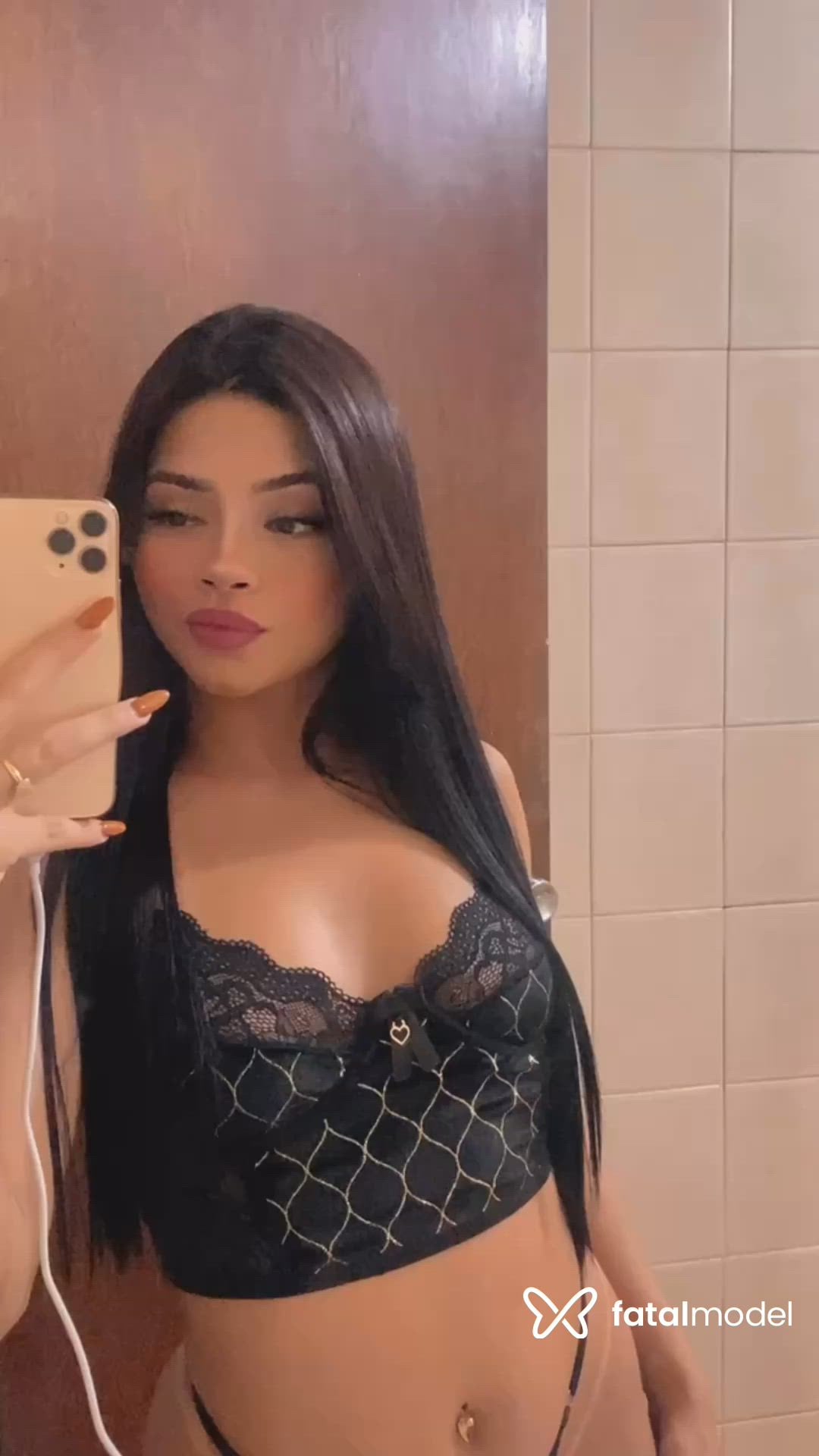 Acompanhante mulher morena (o) de olhos castanhos - Yasmin Lopes