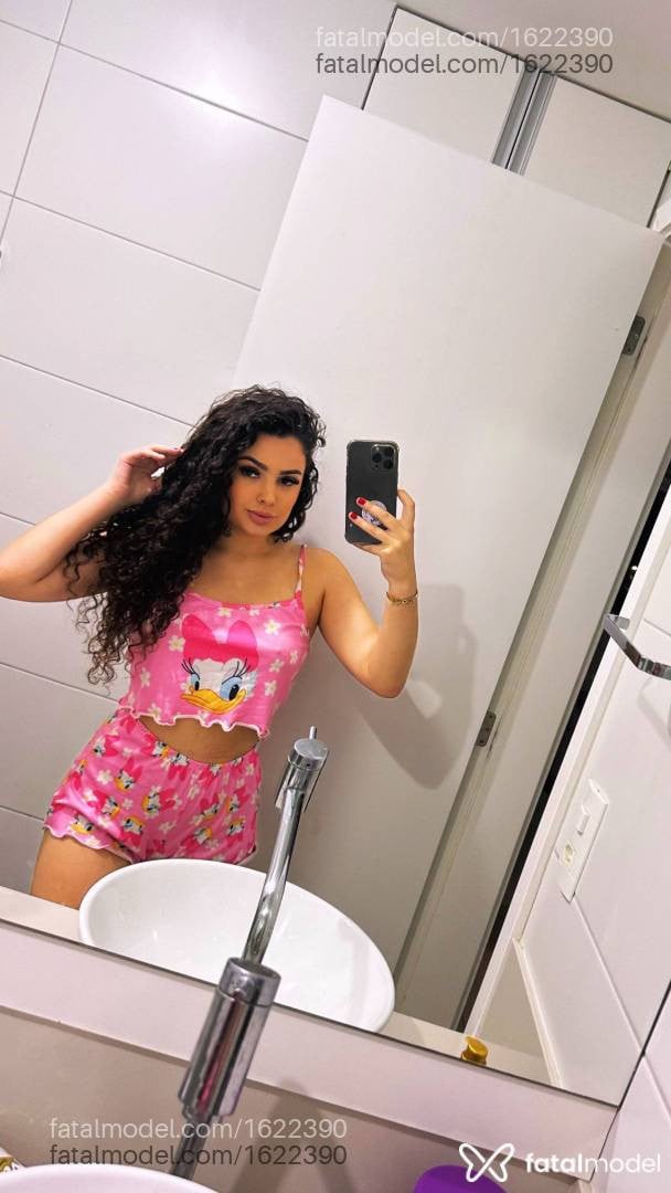 Acompanhante mulher com cabelo castanho de olhos castanhos - Maitê
