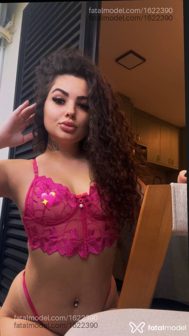 Acompanhante mulher com cabelo castanho de olhos castanhos - Maitê