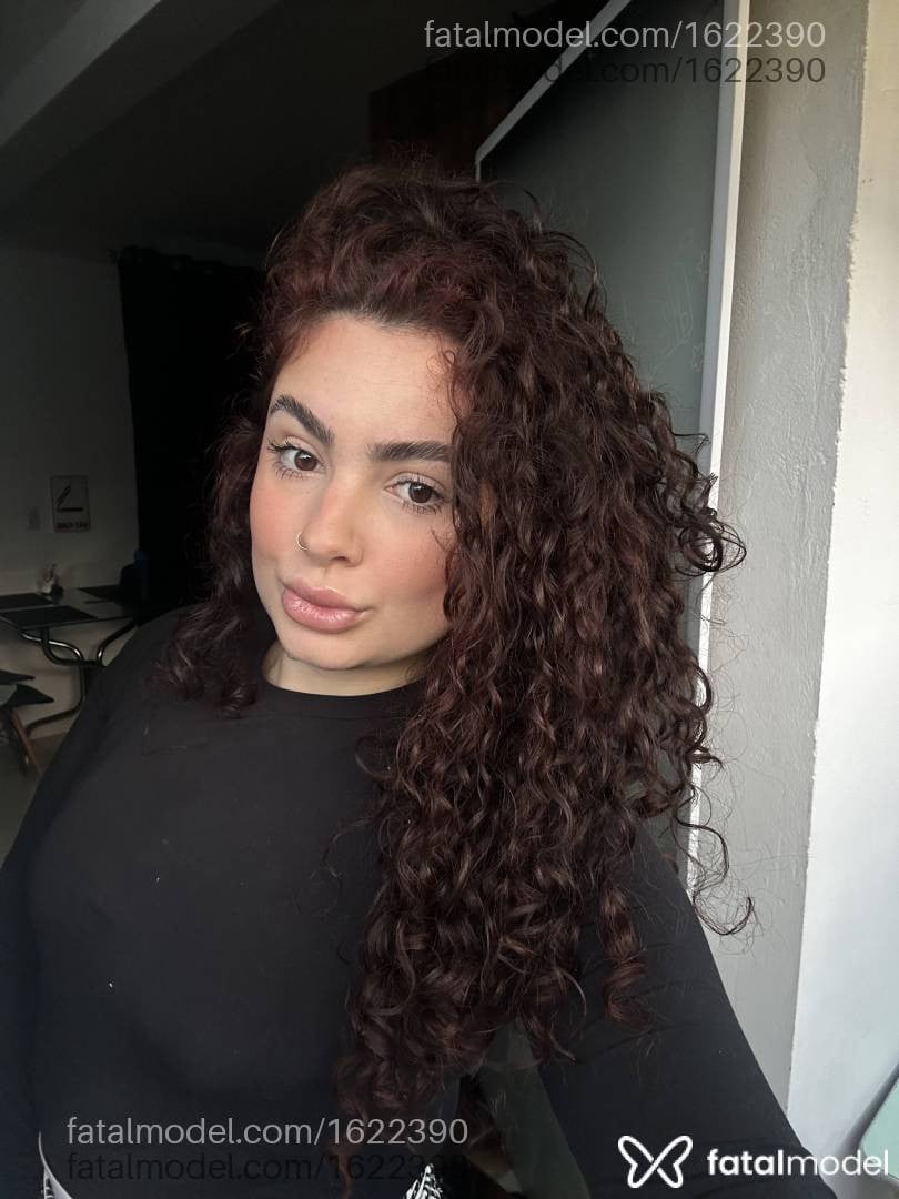 Acompanhante mulher com cabelo castanho de olhos castanhos - Maitê