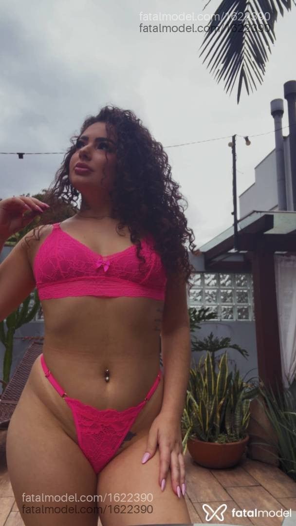 Acompanhante mulher com cabelo castanho de olhos castanhos - Maitê