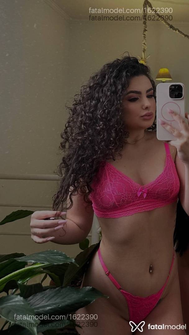 Acompanhante mulher com cabelo castanho de olhos castanhos - Maitê