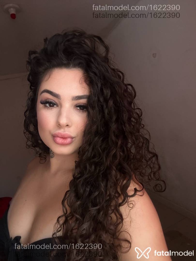Acompanhante mulher com cabelo castanho de olhos castanhos - Maitê
