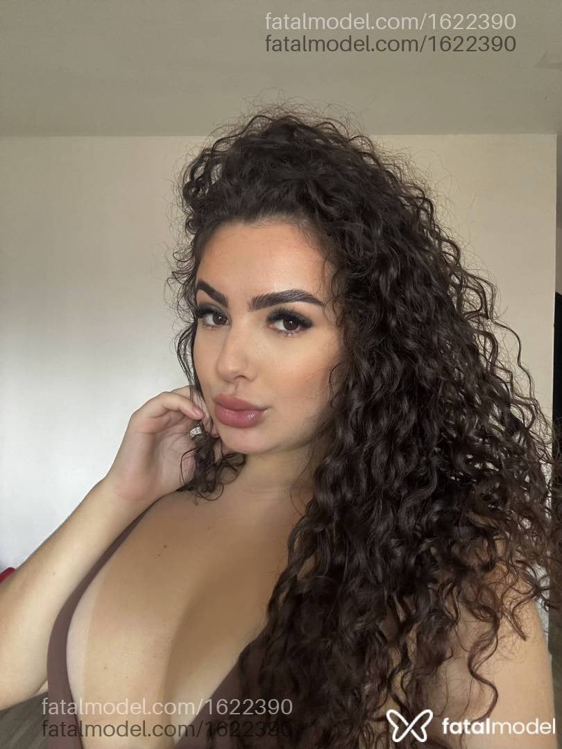 Acompanhante mulher com cabelo castanho de olhos castanhos - Maitê