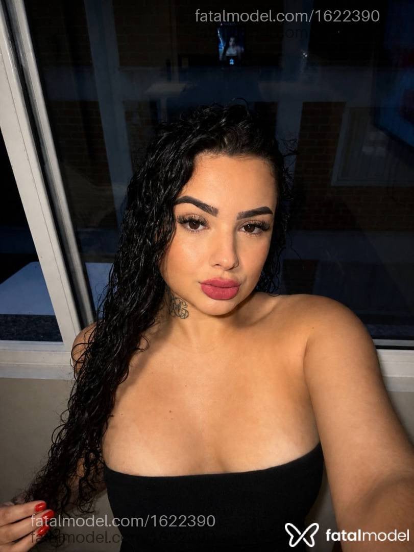 Acompanhante mulher com cabelo castanho de olhos castanhos em Canoas - Maitê
