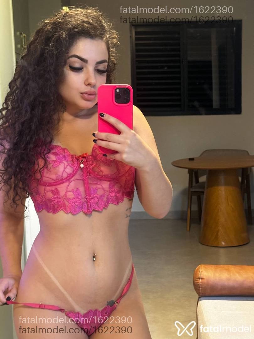 Acompanhante mulher com cabelo castanho de olhos castanhos em Canoas - Maitê