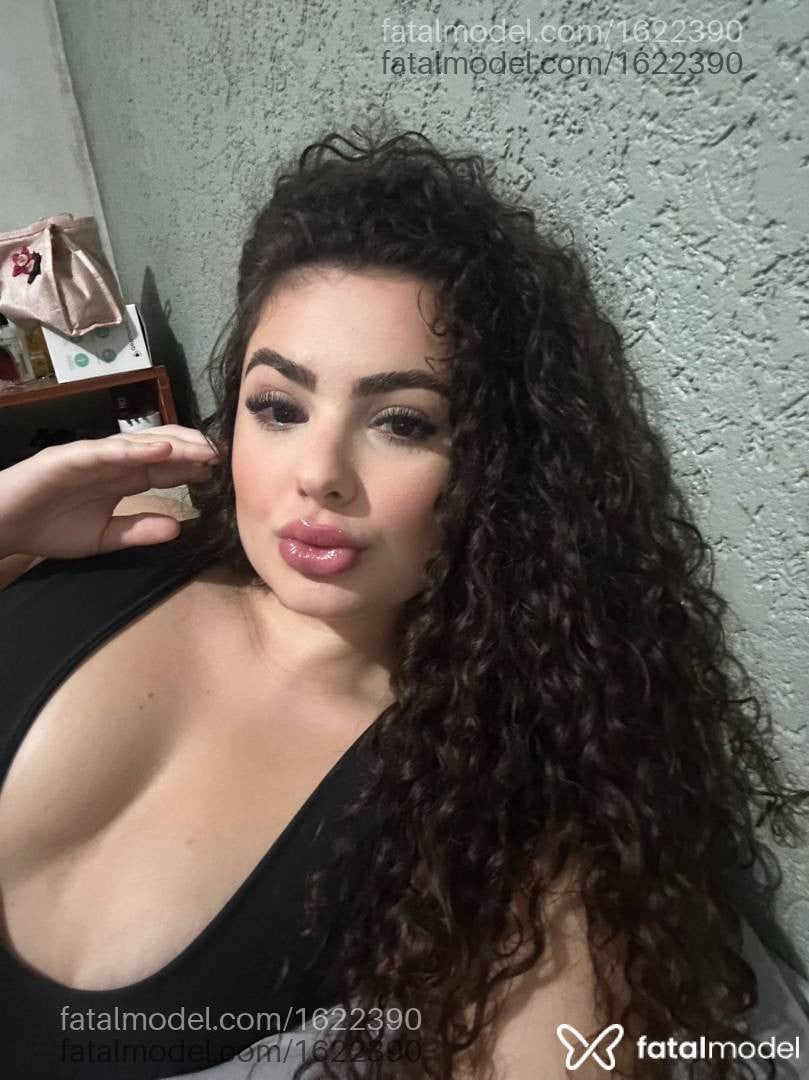 Acompanhante mulher com cabelo castanho de olhos castanhos - Maitê