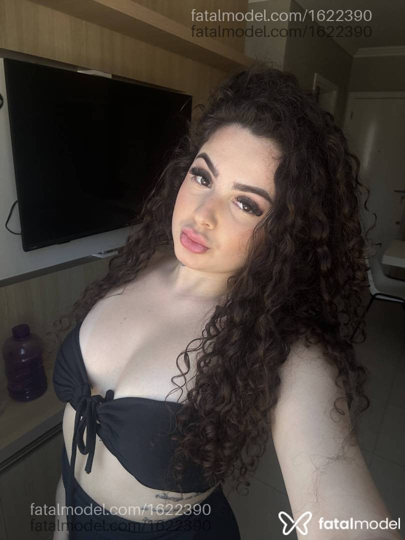 Acompanhante mulher com cabelo castanho de olhos castanhos - Maitê
