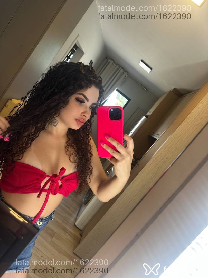 Acompanhante mulher com cabelo castanho de olhos castanhos - Maitê
