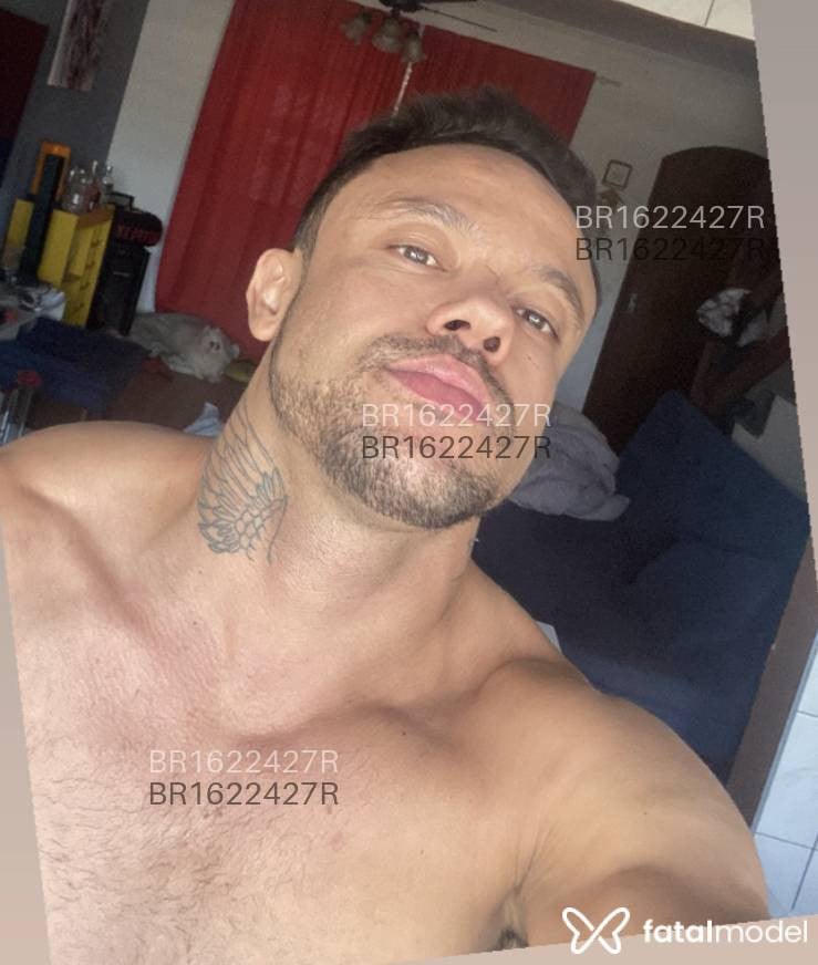 Acompanhante homem com cabelo castanho de olhos castanhos em Virtual Acompanhante homem com cabelo castanho de olhos castanhos em Virtual - Gustavo Berger