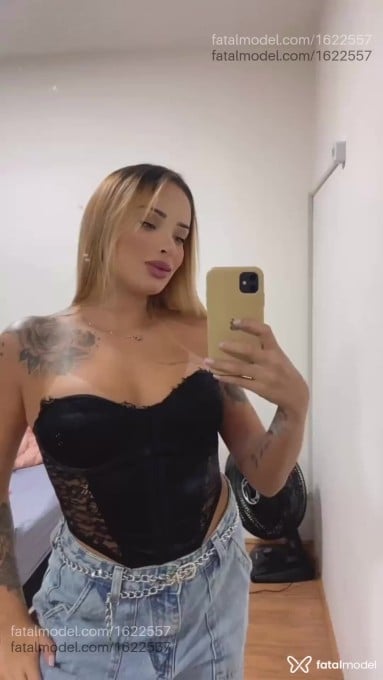 Acompanhante mulher loira (o) de olhos verdes em Uberlândia - Vívian Bueno