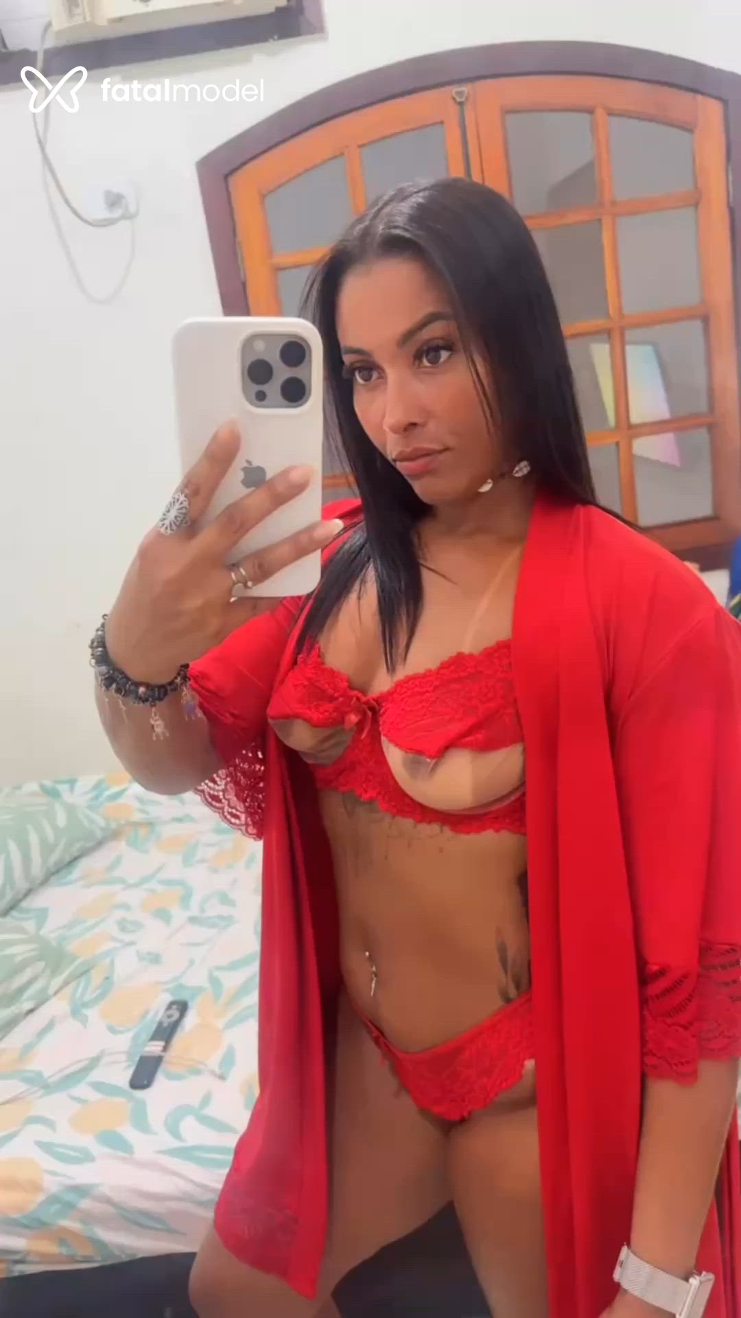 Acompanhante mulher morena (o) de olhos castanhos em Cabo Frio Acompanhante mulher morena (o) de olhos castanhos em Cabo Frio - Thalita