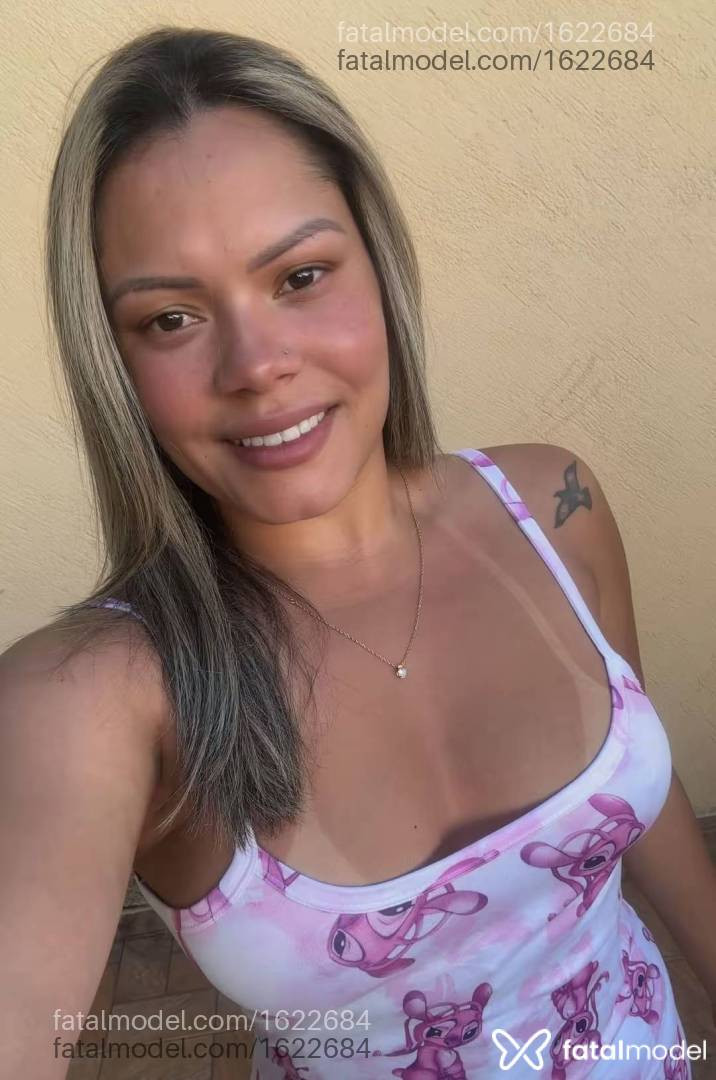 Acompanhante mulher loira (o) de olhos castanhos - Kaka Acompanhante mulher loira (o) de olhos castanhos - Kaka