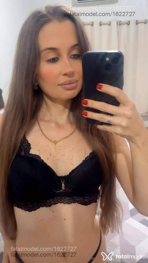 Acompanhante mulher loira (o) de olhos verdes - Liz Martinelli