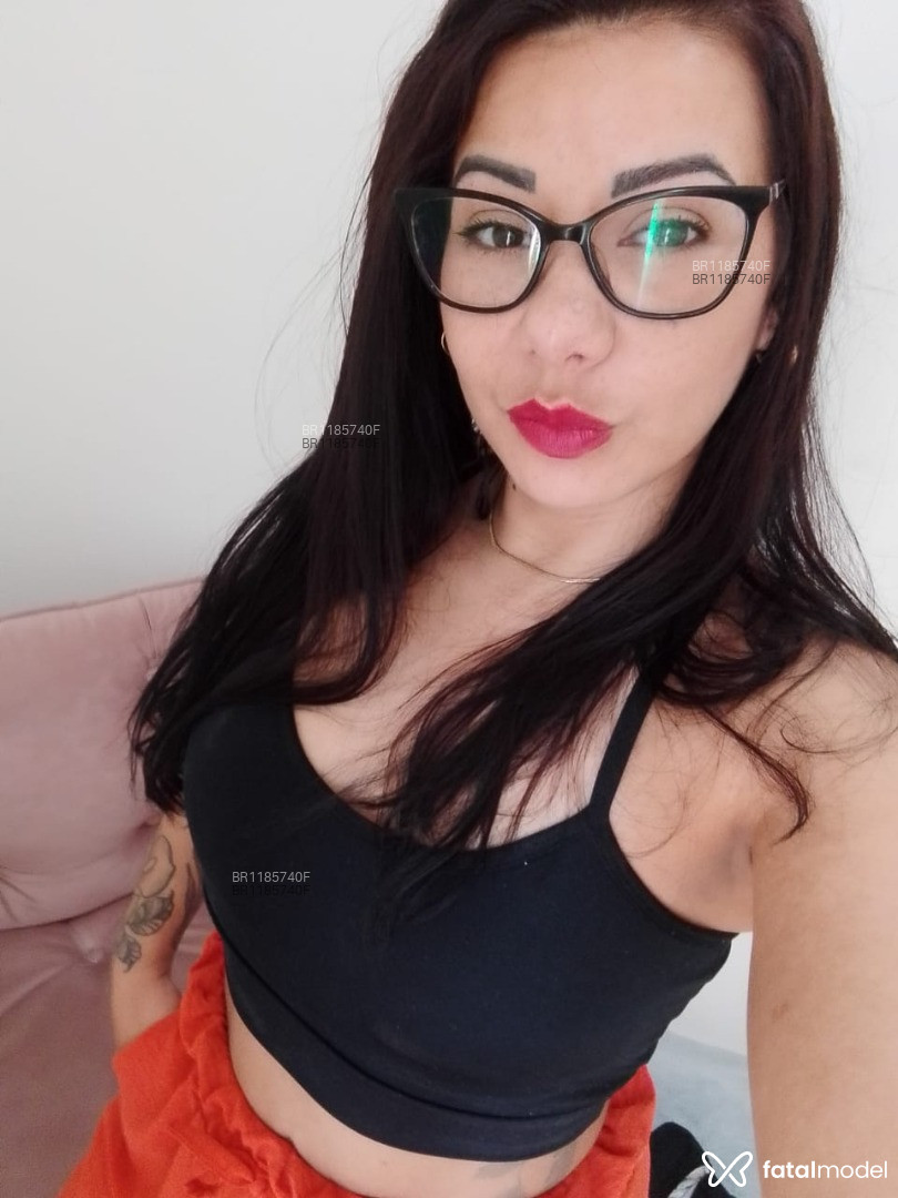 Acompanhante mulher morena (o) de olhos castanhos em São Paulo Acompanhante mulher morena (o) de olhos castanhos em São Paulo - Lari Cardoso