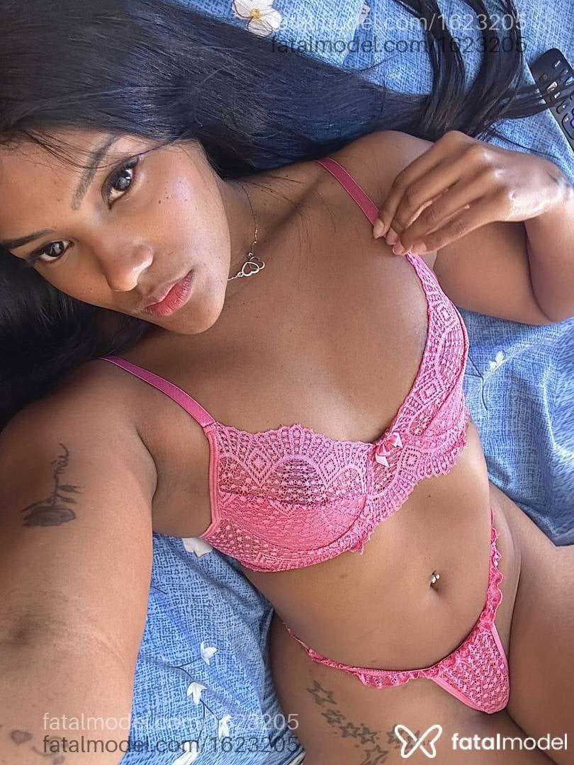 Acompanhante mulher morena (o) de olhos castanhos - Jade