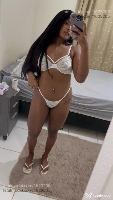 Acompanhante mulher morena (o) de olhos castanhos em Assis - Jade