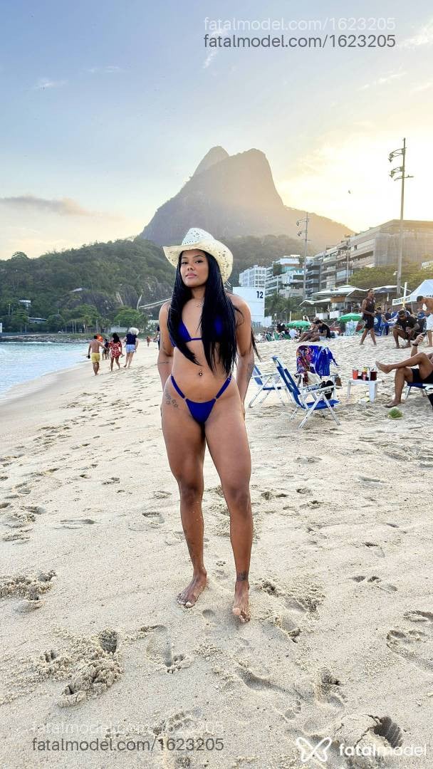 Acompanhante mulher morena (o) de olhos castanhos - Jade