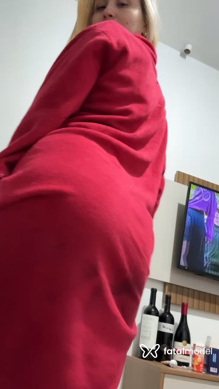 Acompanhante mulher loira (o) de olhos castanhos - Ayla